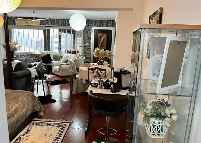 Lovely Cozy In The Entrance Of Nicosia *