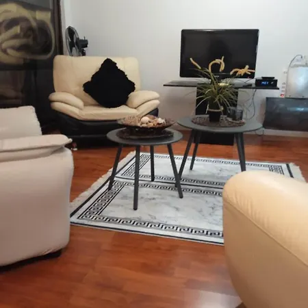 Lovely Cozy In The Entrance Of Nicosia Appartement *