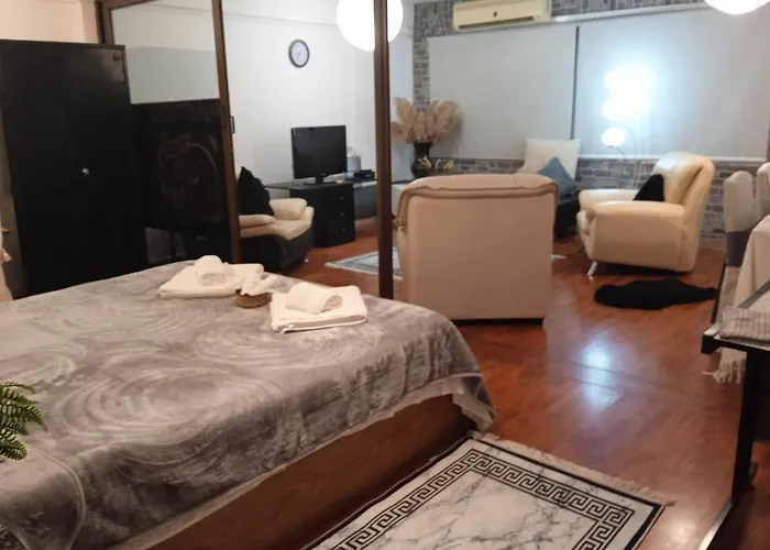 Lovely Cozy In The Entrance Of Nicosia *